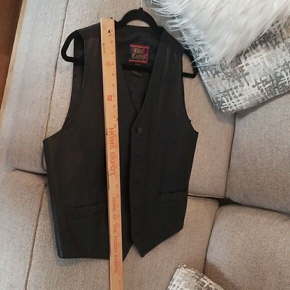 Leather Biker / Dress Vest XL  great condition black like new - Picture 2 of 7